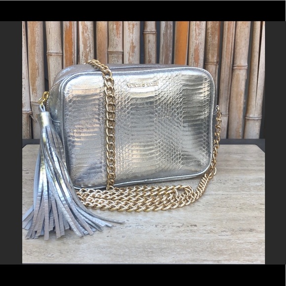 NWT Victoria’s Secret gold & silver embossed purse - Picture 1 of 8